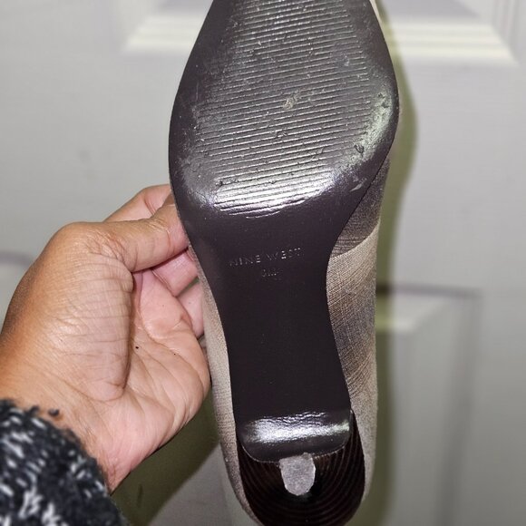 Shoes - Picture 4 of 9